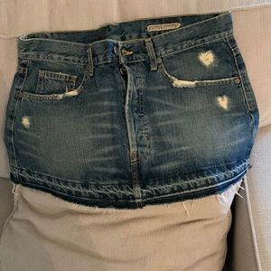 Chip and pepper size 28 mini denim skirt.